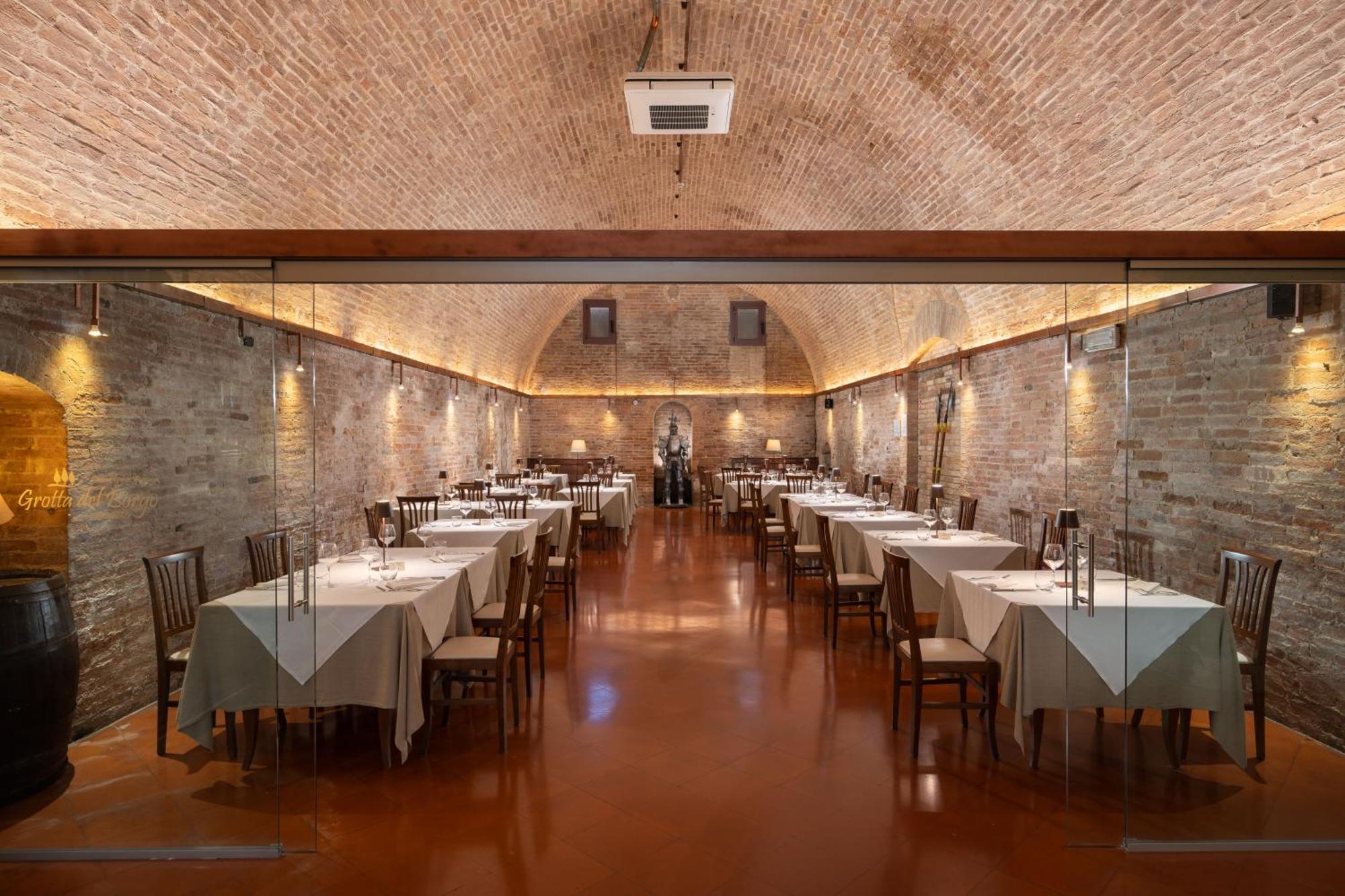 Hotel Ristorante Borgo Antico Monteroni dʼArbia Exteriér fotografie